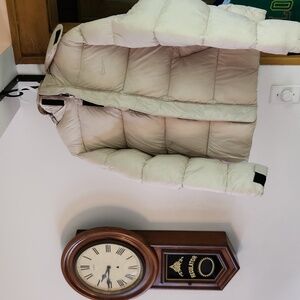 NIKE XL Men's Therma-Fit Winter Puffer Jacket With Zipper Hood.